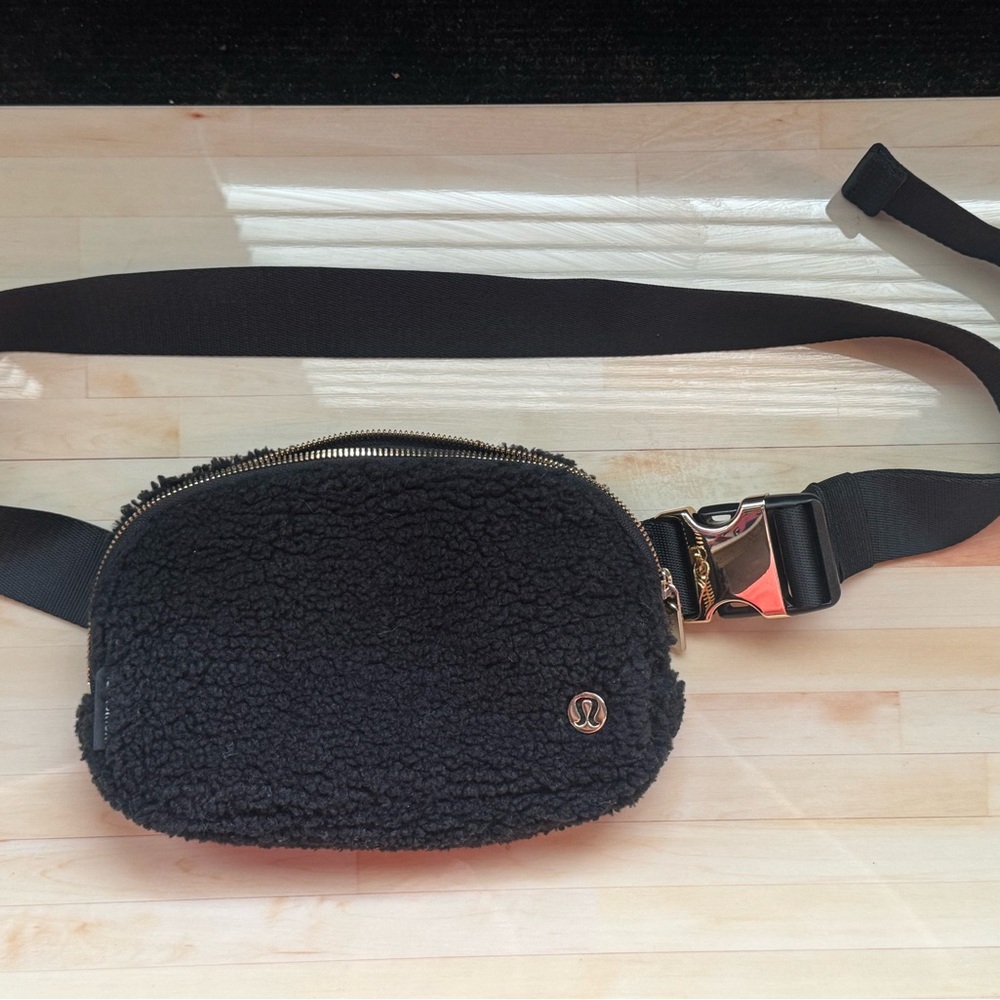 Lululemon Black and Gold Sherpa Crossbody Bag